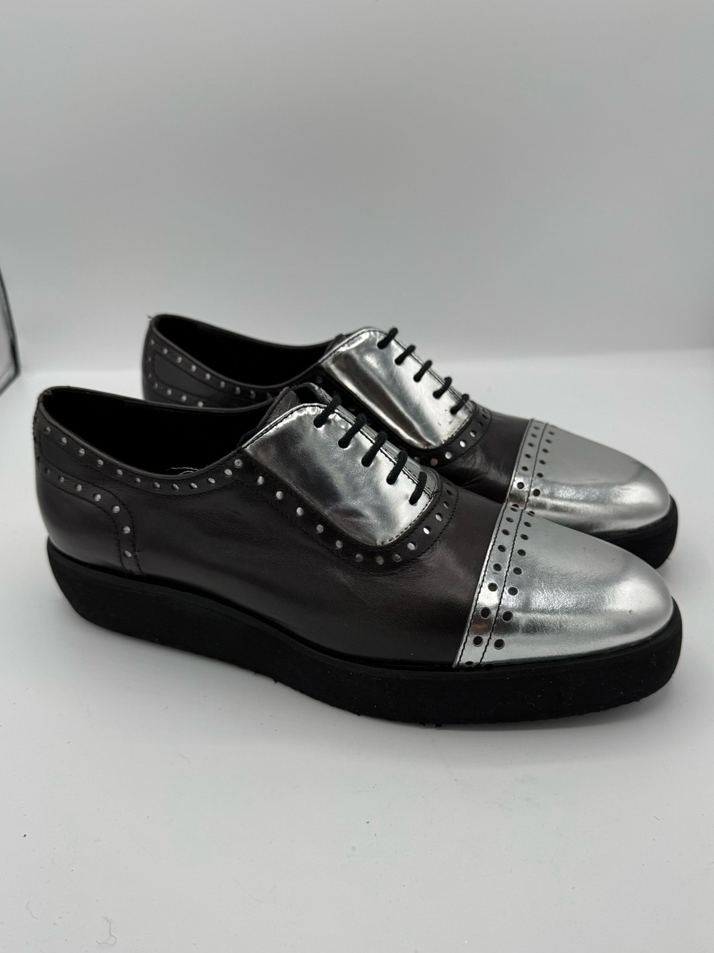 Roberto Botticelli Jennifer Silver Cap toe Oxford women’s size 9.5